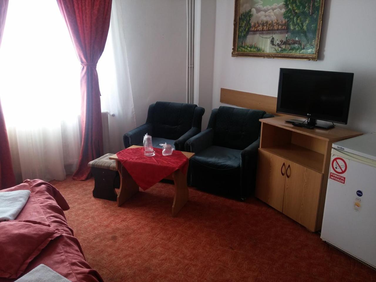 Bed and Breakfast Riviera Valceana Râmnicu Vâlcea Exterior foto