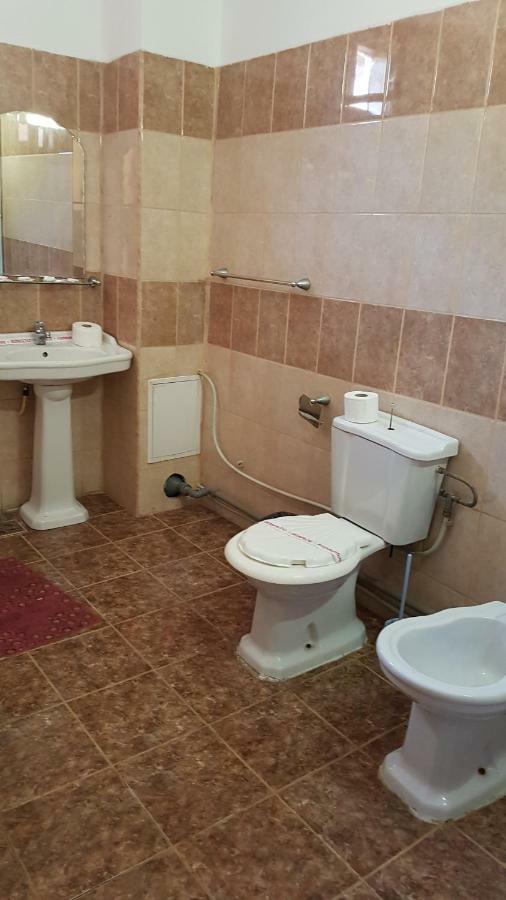 Bed and Breakfast Riviera Valceana Râmnicu Vâlcea Exterior foto