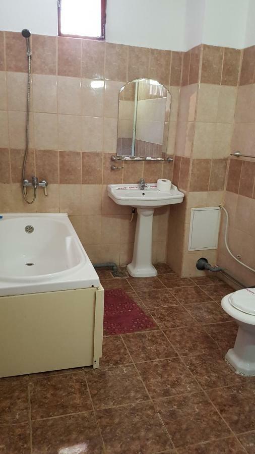 Bed and Breakfast Riviera Valceana Râmnicu Vâlcea Exterior foto