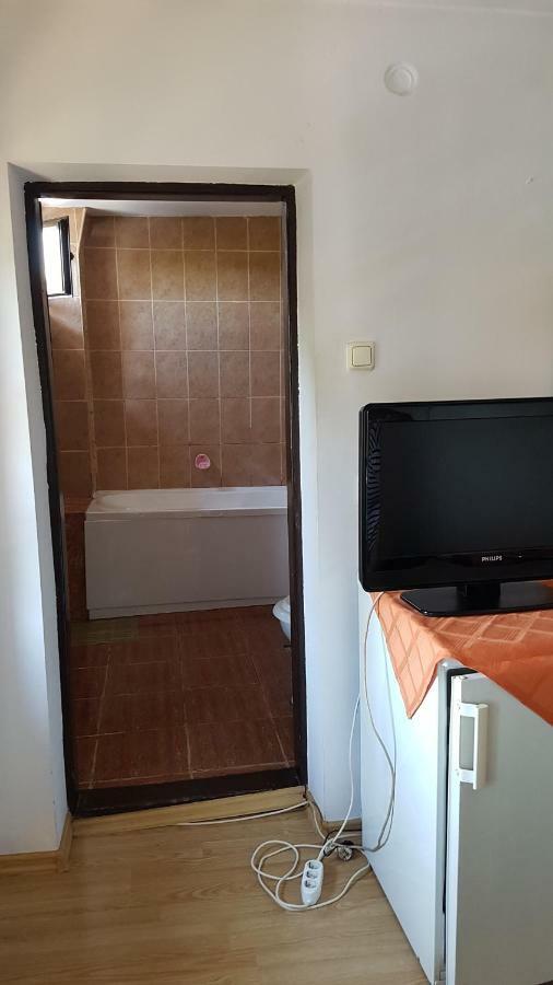 Bed and Breakfast Riviera Valceana Râmnicu Vâlcea Exterior foto